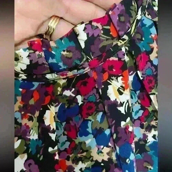 Talbots sleeveless/tank blouse, size Small Petite. Floral print. - Picture 2 of 5